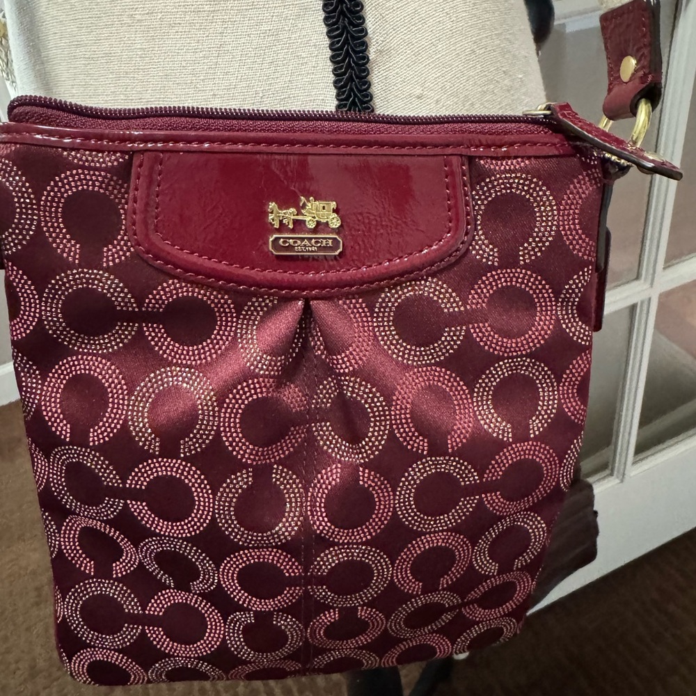 Coach Crossbody Bag Madison Swing pack Burgundy color - Picture 2 of 6